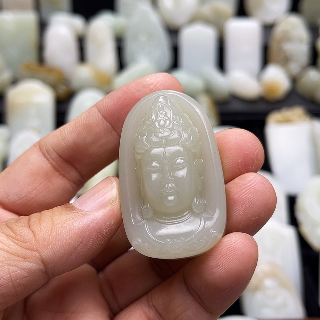 和田玉颈饰未镶嵌?*–