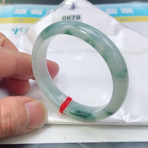 翡翠手镯未镶嵌0678号