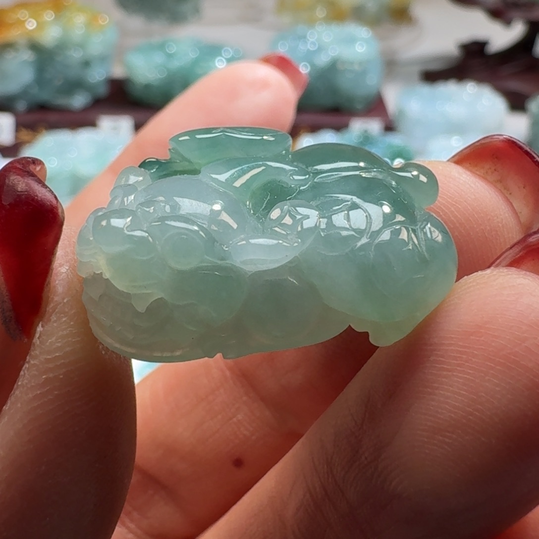 定制翡翠未镶嵌貔貅