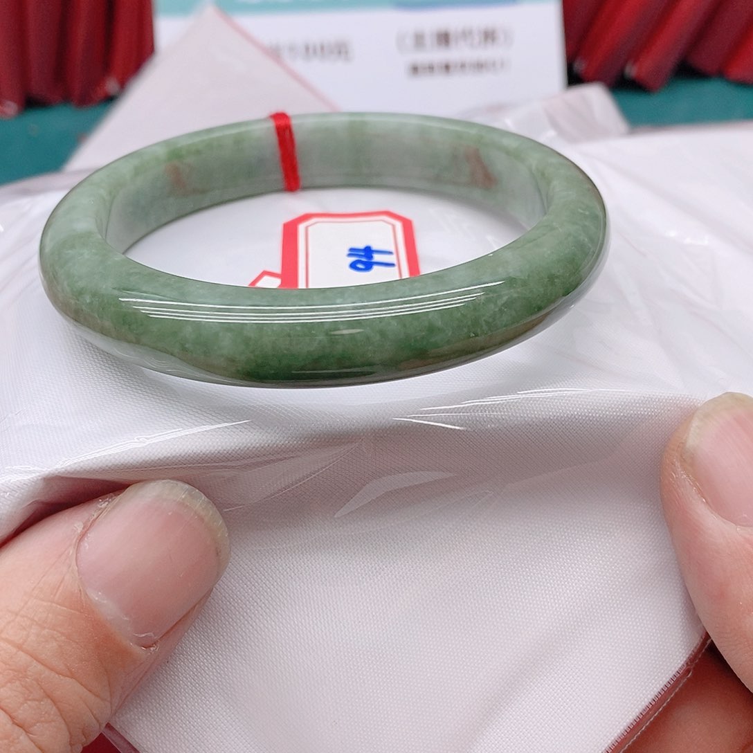 翡翠手镯未镶嵌94444444444444