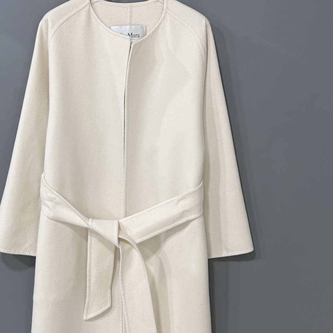 99新 MaxMara 奶白色无领设计大衣/40码/01574