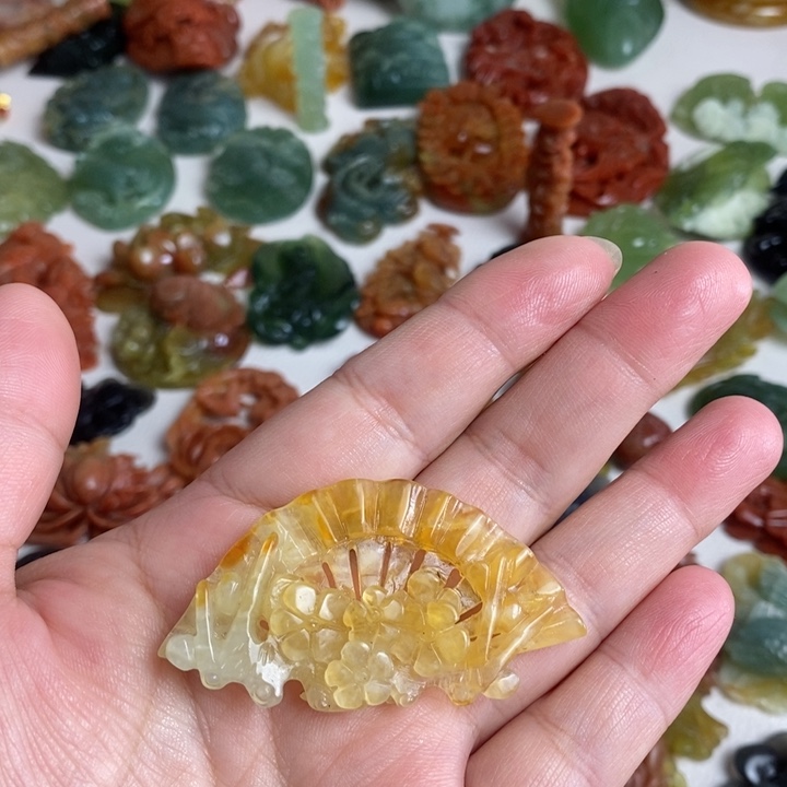 蛇纹石玉颈饰未镶嵌