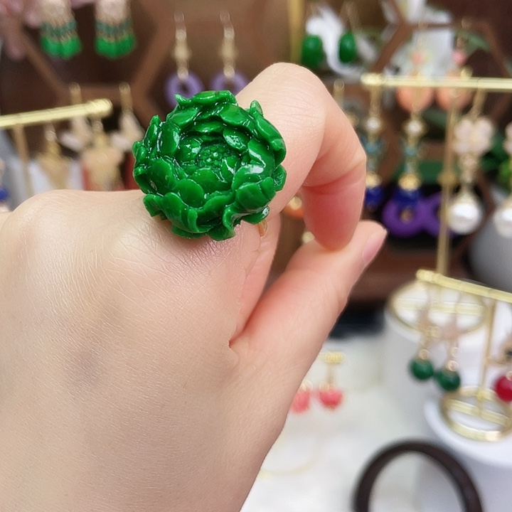 石英质玉耳钉合金牡丹花戒指