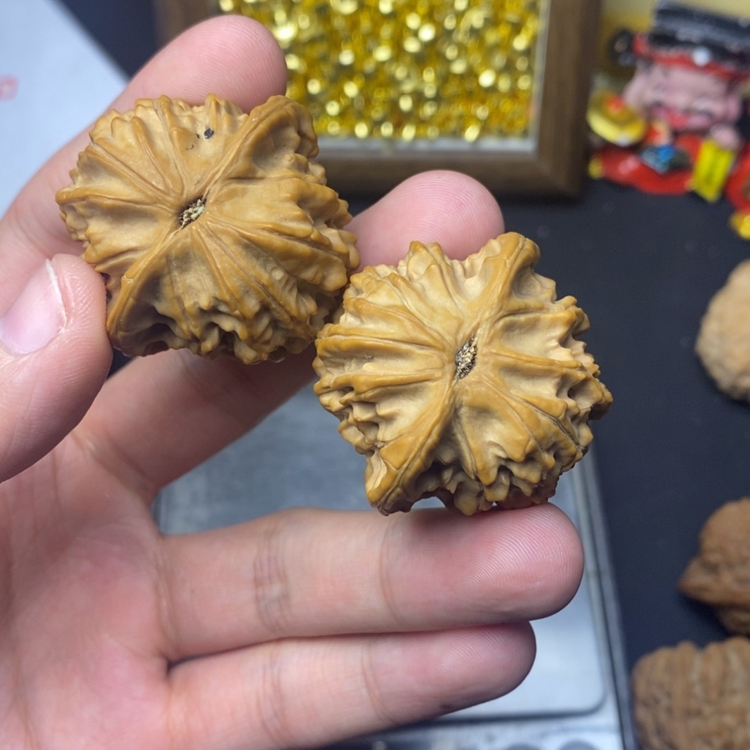 吊坠文玩核桃黄杆