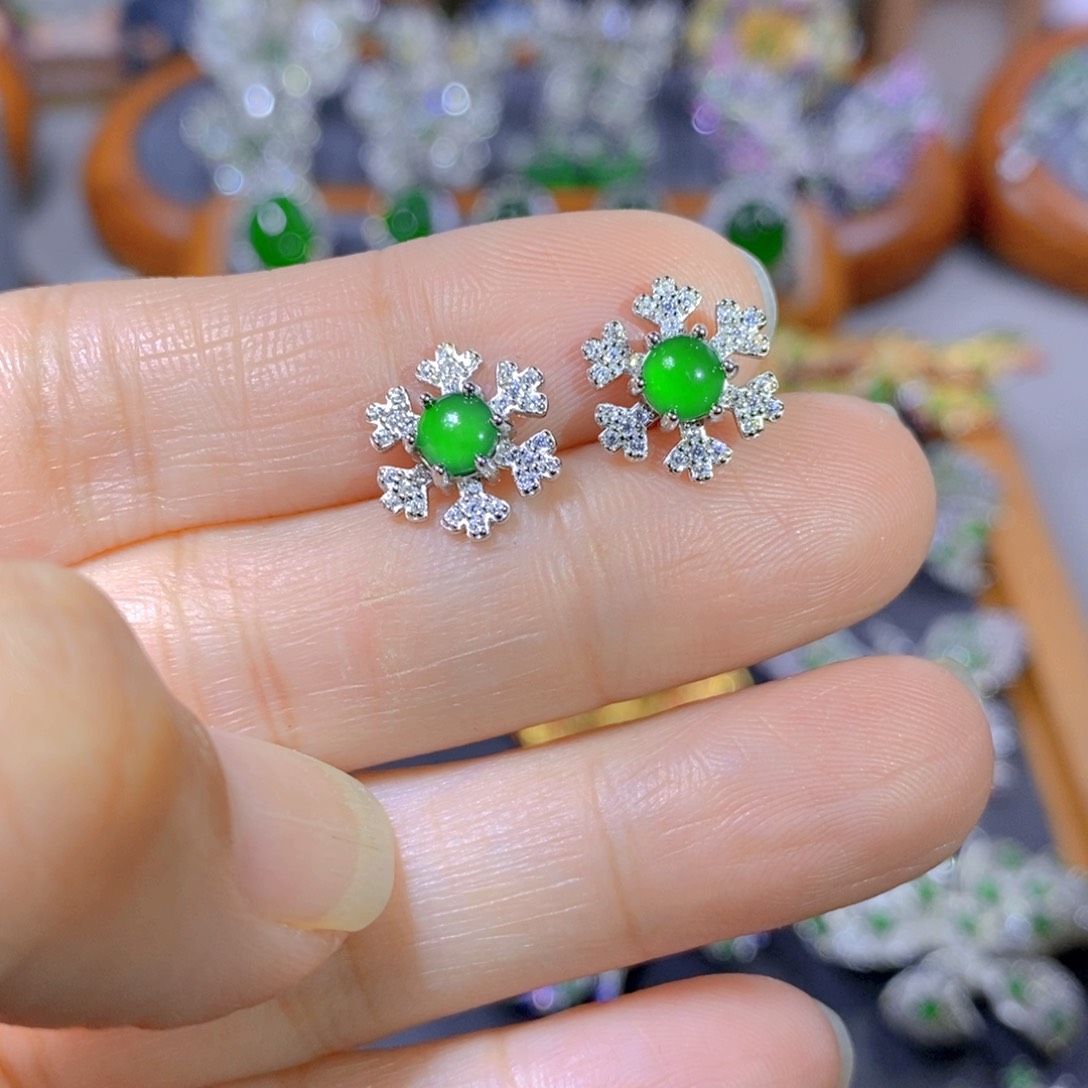 翡翠颈饰银S925镶嵌天然翡翠