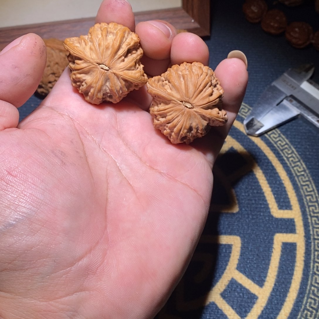 文玩核桃吊坠z**n磨盘