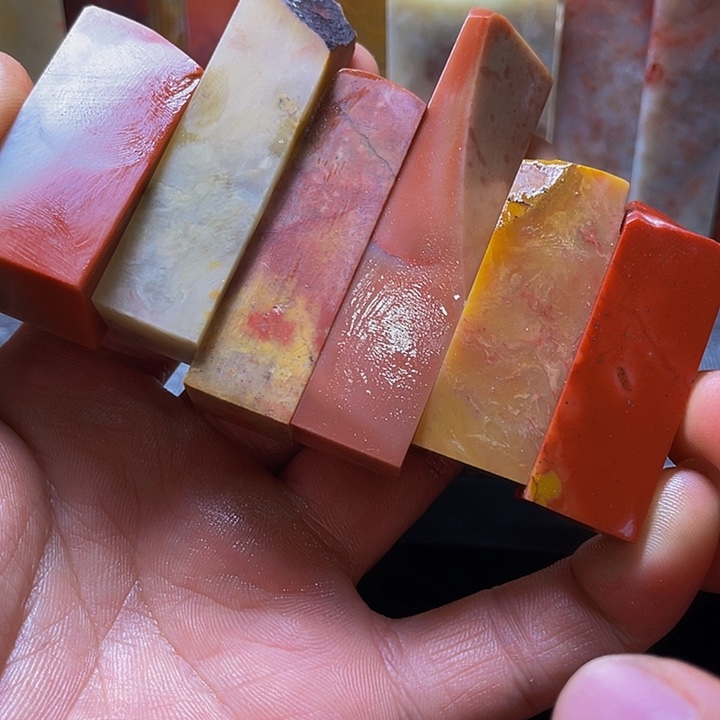 老挝石老挝石是在