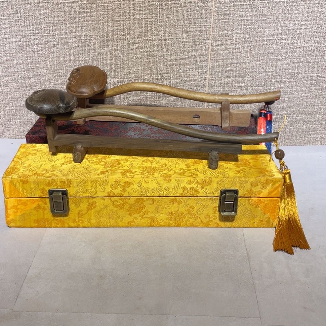 妮***狸其他楠木（金丝楠）如意摆件两个