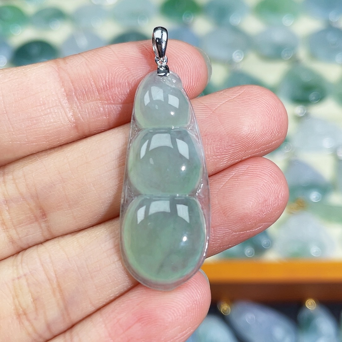 翡翠颈饰18K金镶嵌吊坠