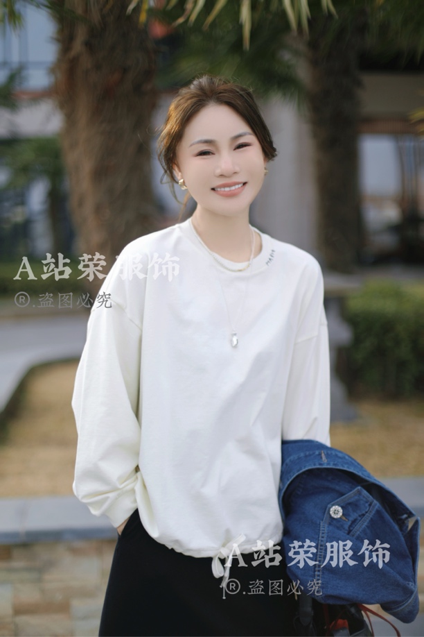 【荣姐精选】领字母抽带卫衣