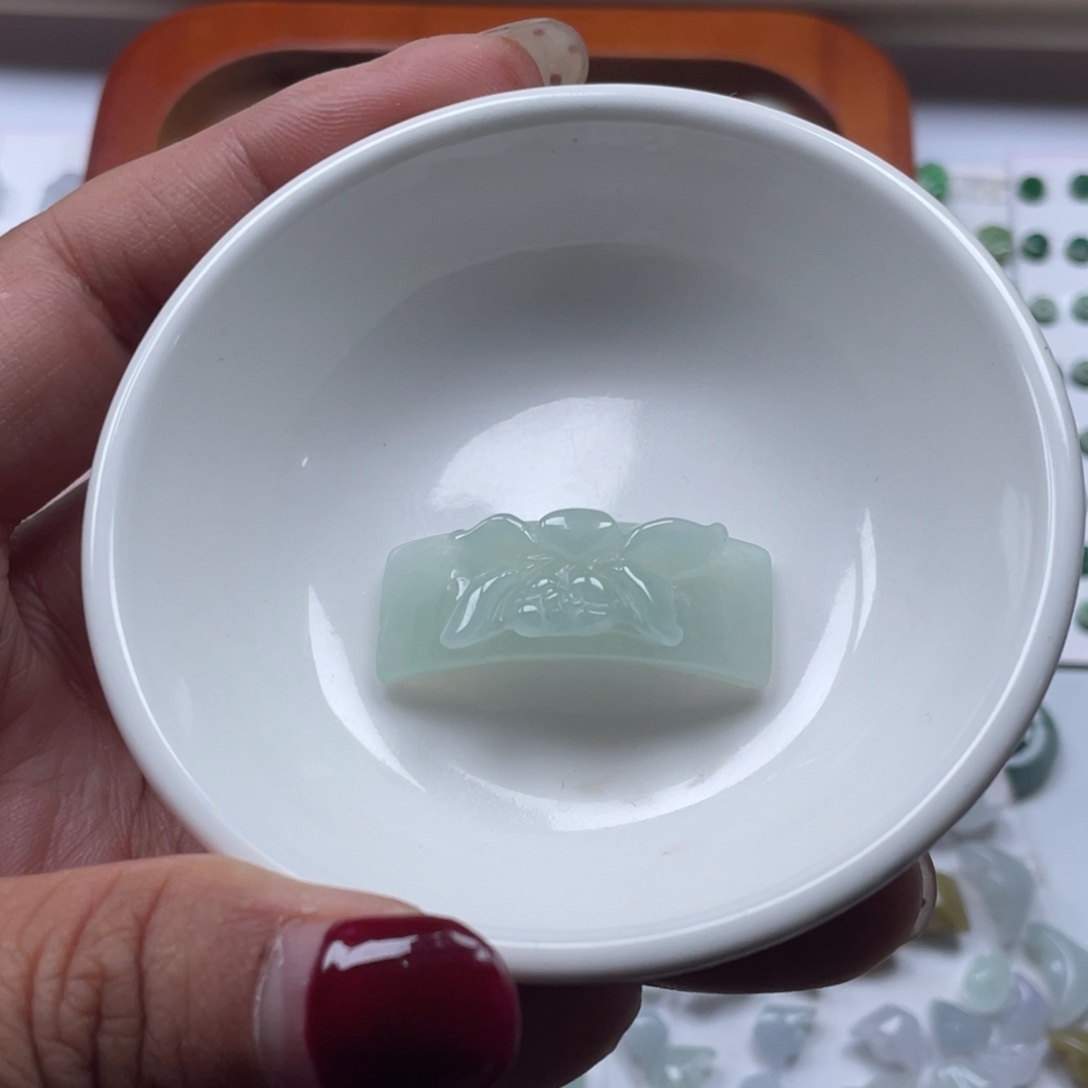 翡翠颈饰未镶嵌67888888