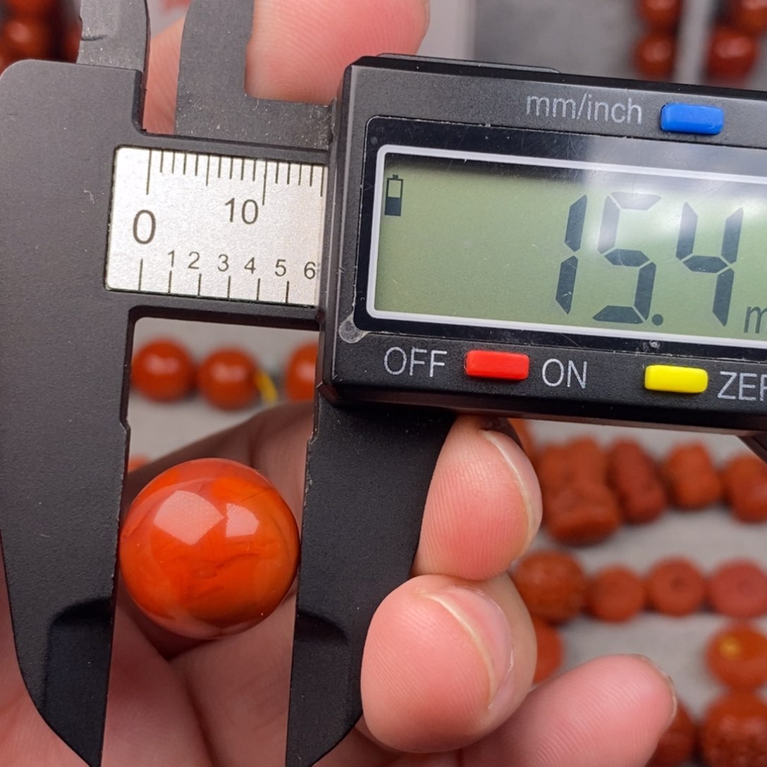 南红玛瑙配饰未镶嵌´****。微瑕