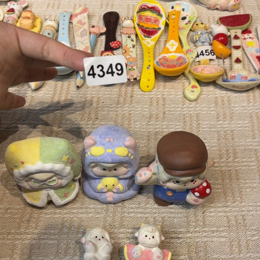 W***瓷片4349五只小羊