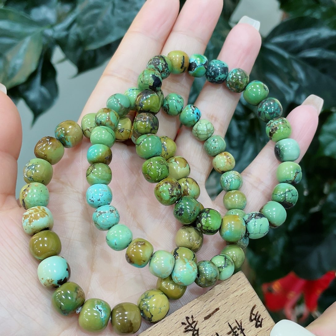 绿松石颈饰未镶嵌