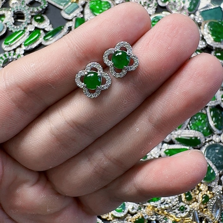 翡翠颈饰未镶嵌天然A货翡翠放漏