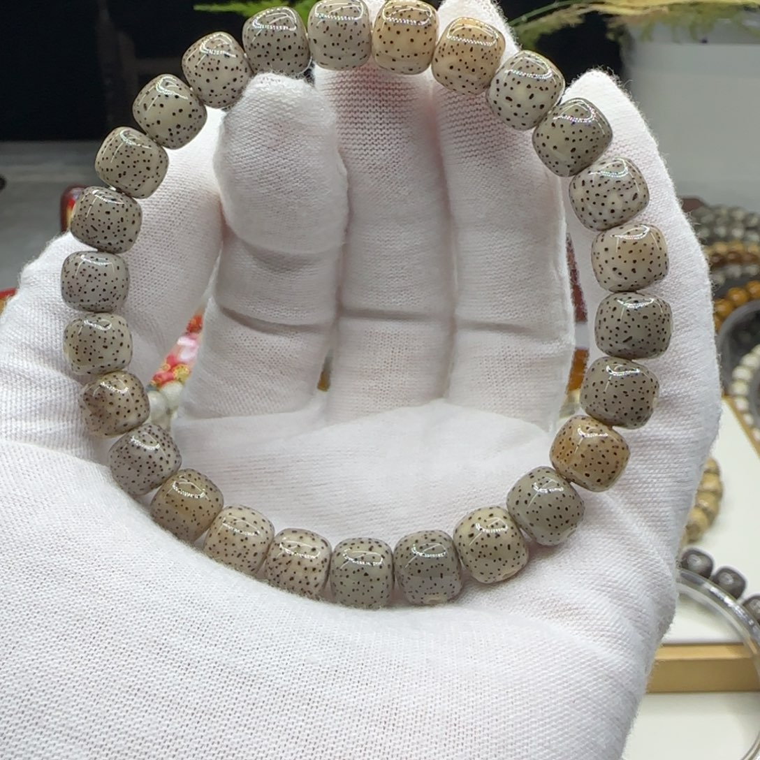 星月菩提手串火烧云半侧白9×8一朵果