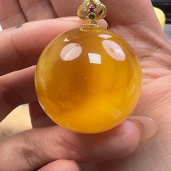 蜜蜡未镶嵌珠宝奇石