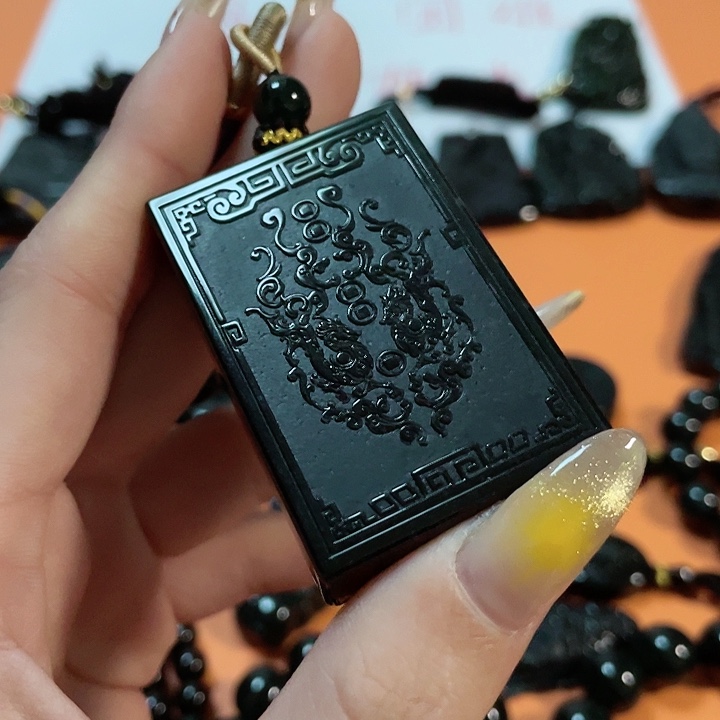 翡翠颈饰未镶嵌旭**升