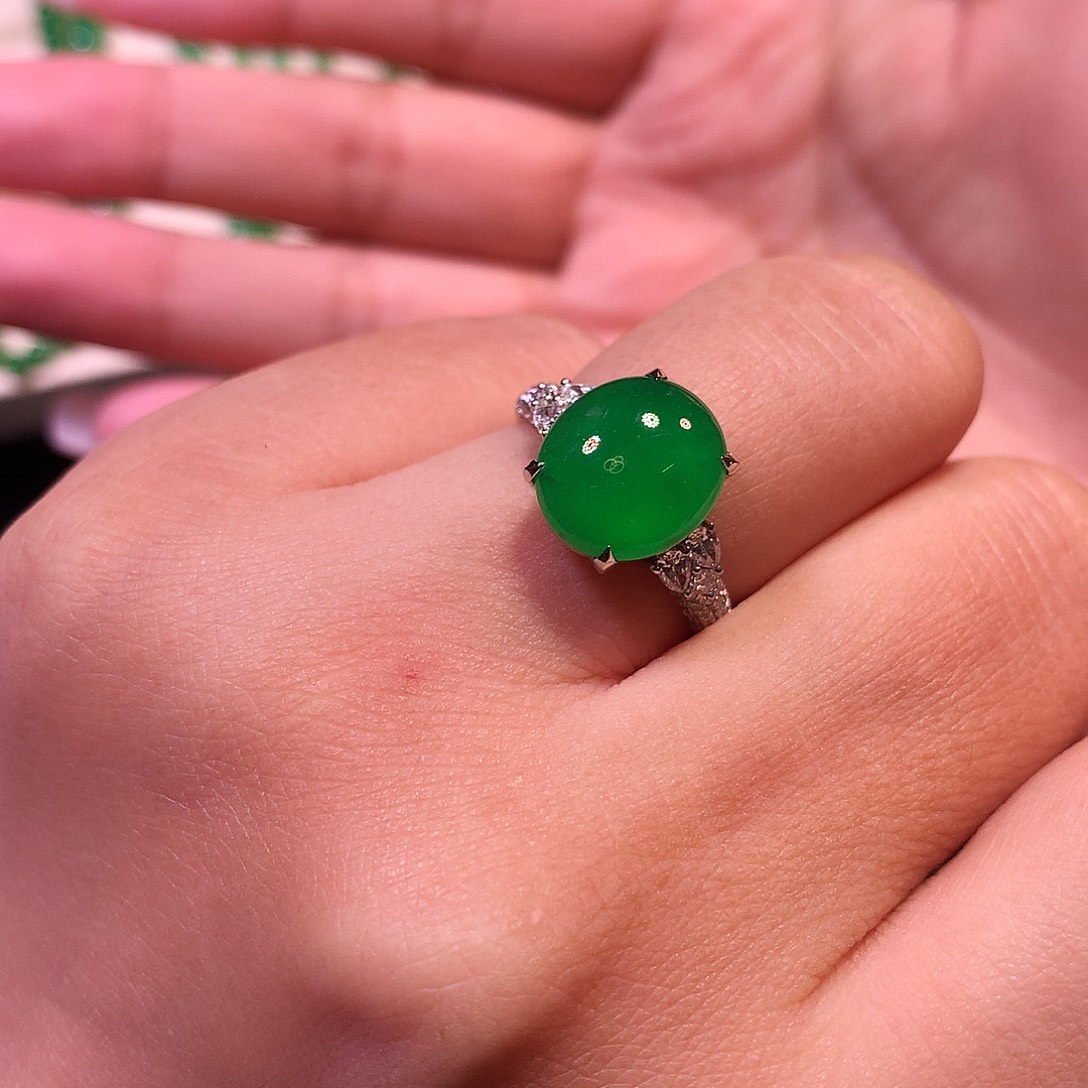 翡翠18K金镶嵌戒指