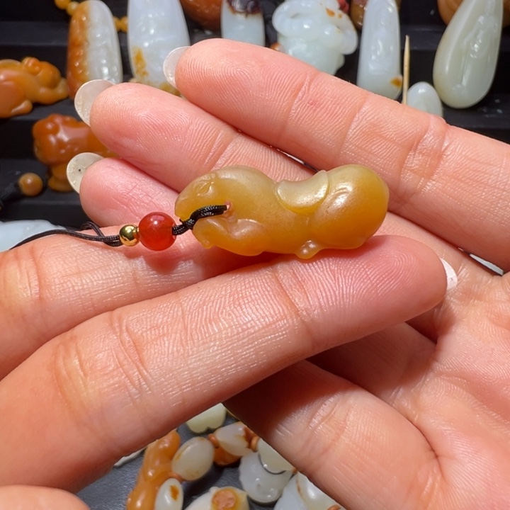 和田玉颈饰未镶嵌