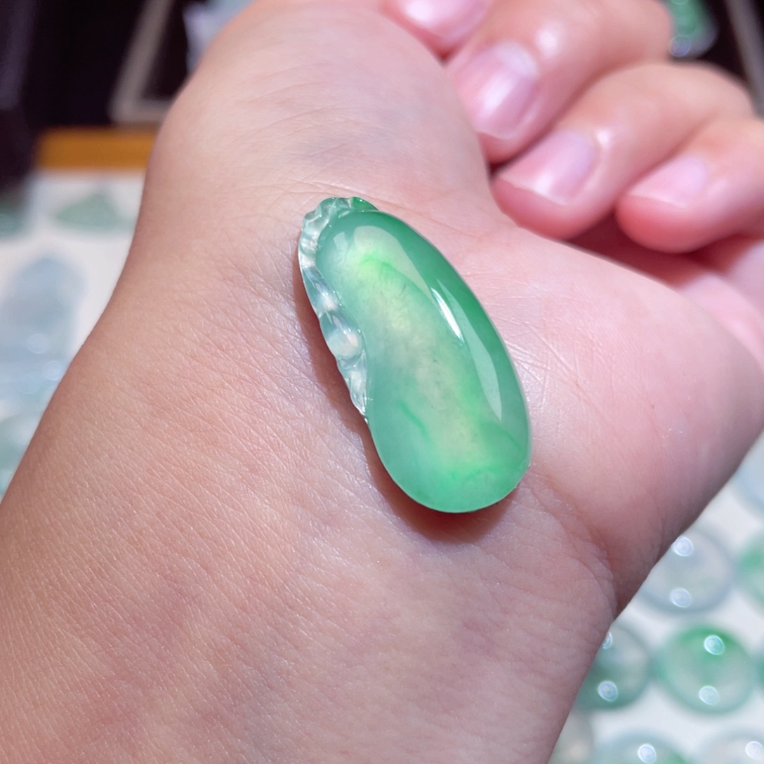 颈饰未镶嵌翡翠福瓜