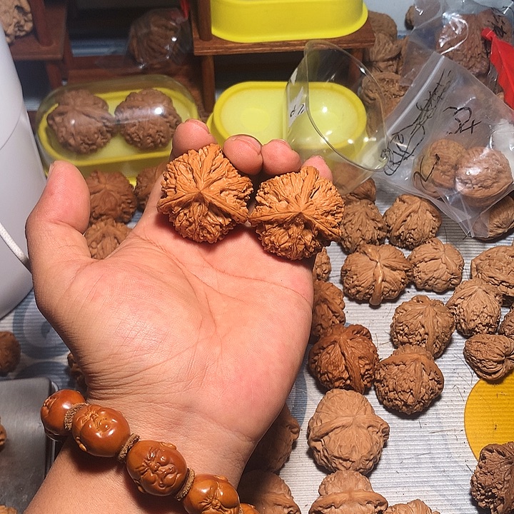 *****文玩核桃吊坠三棱