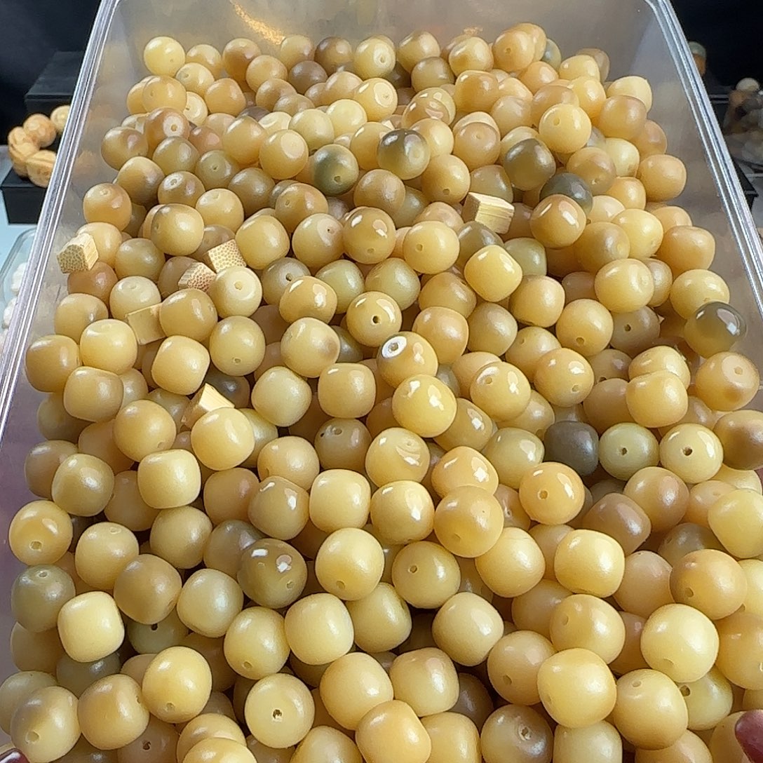 菩提根/象牙果吊坠卡12鸡油黄飘花桶900颗