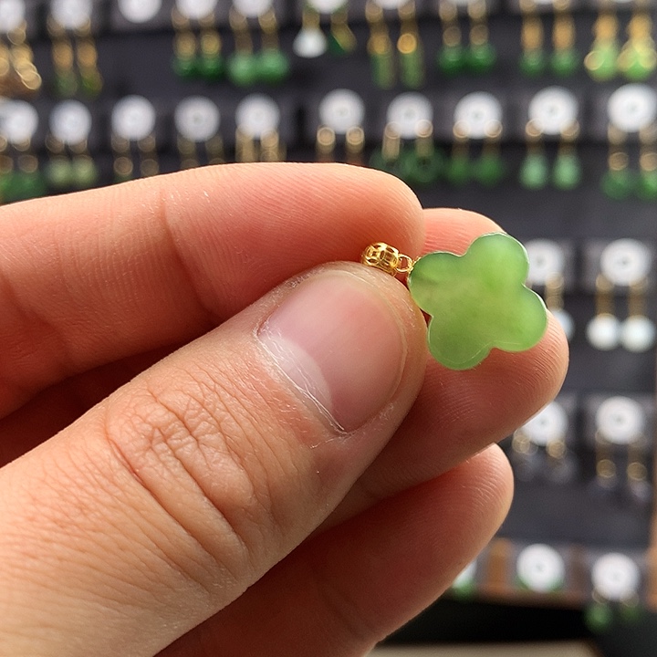 和田玉颈饰18K金镶嵌