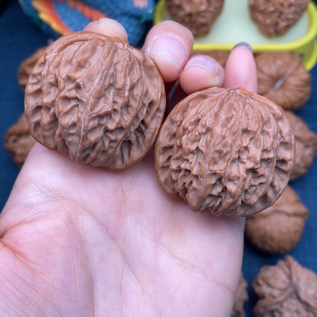 文玩核桃把件39山地正磨