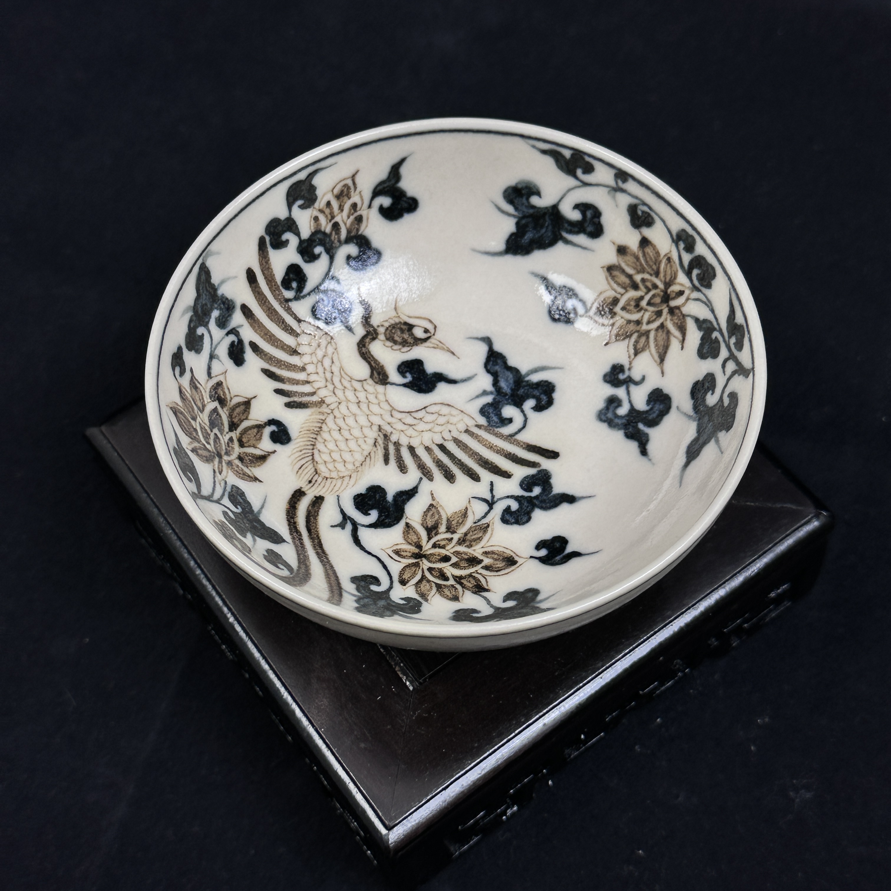 景德镇手工手绘釉里金单凤缠枝普洱杯