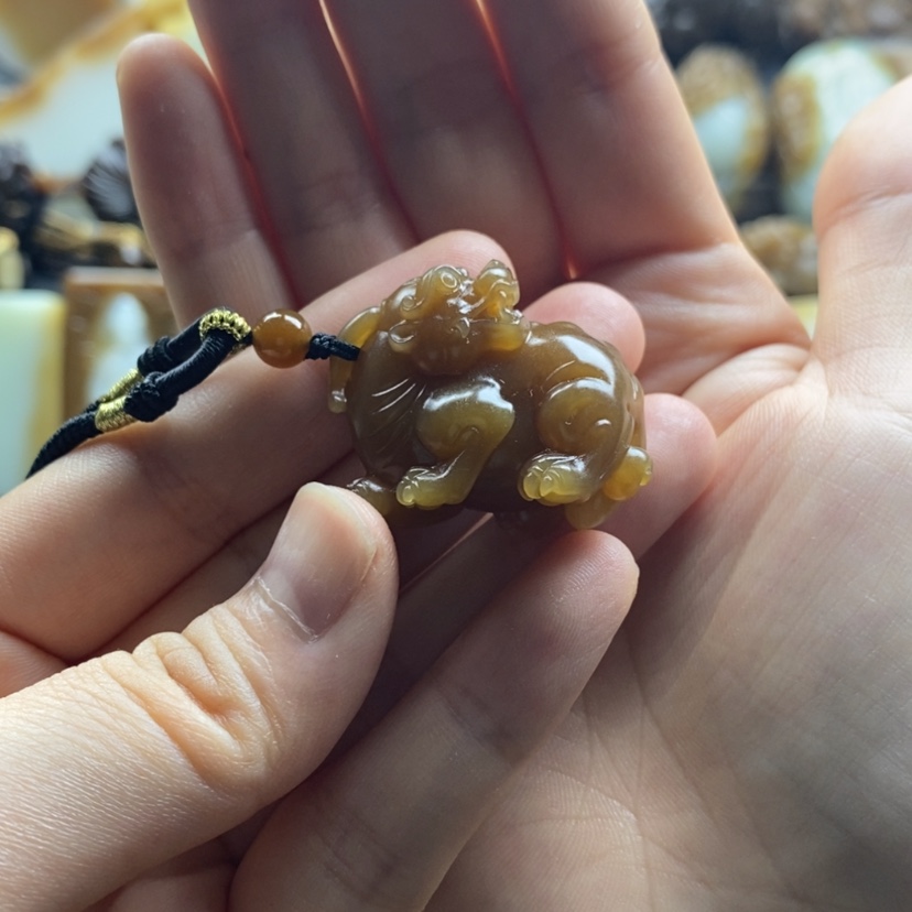 【闪购商品】颈饰未镶嵌和田玉（糖玉）