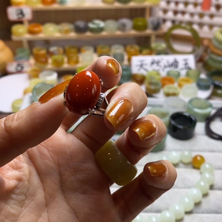 开***格岫玉未镶嵌戒指岫玉