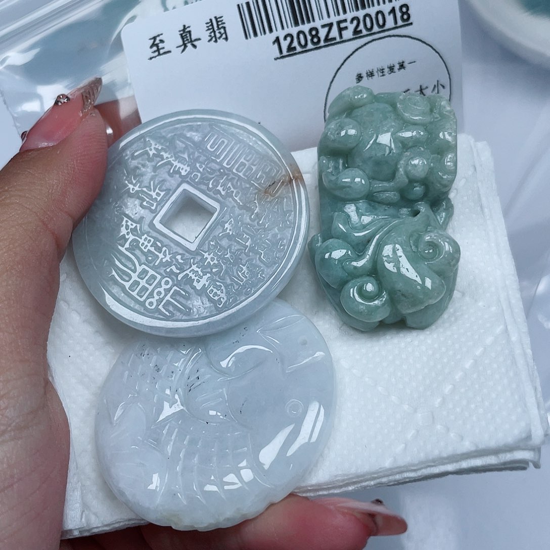 翡翠未镶嵌吊坠(不含链)