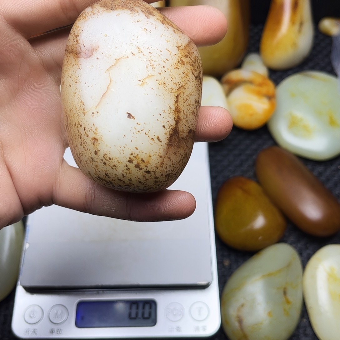 ****帥和田玉未镶嵌挂件