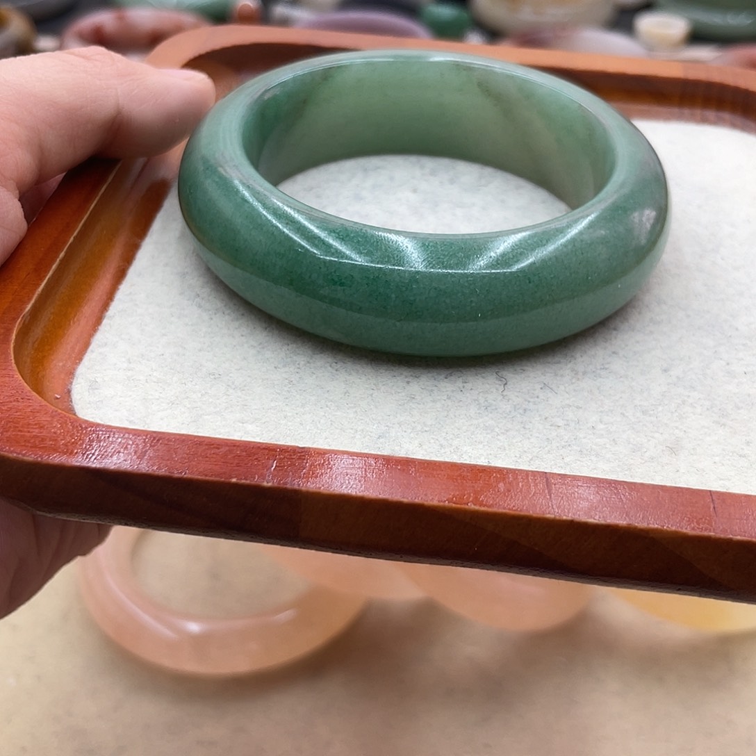 石英岩玉未镶嵌圈口57