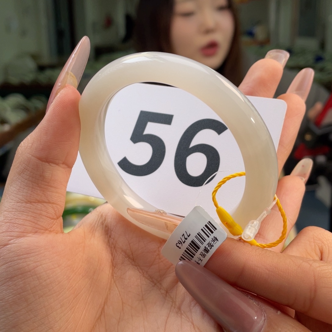 和田玉手镯未镶嵌纹