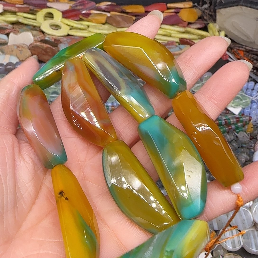 玛瑙/玉髓合金珠宝半成品黄绿玛瑙月牙一条