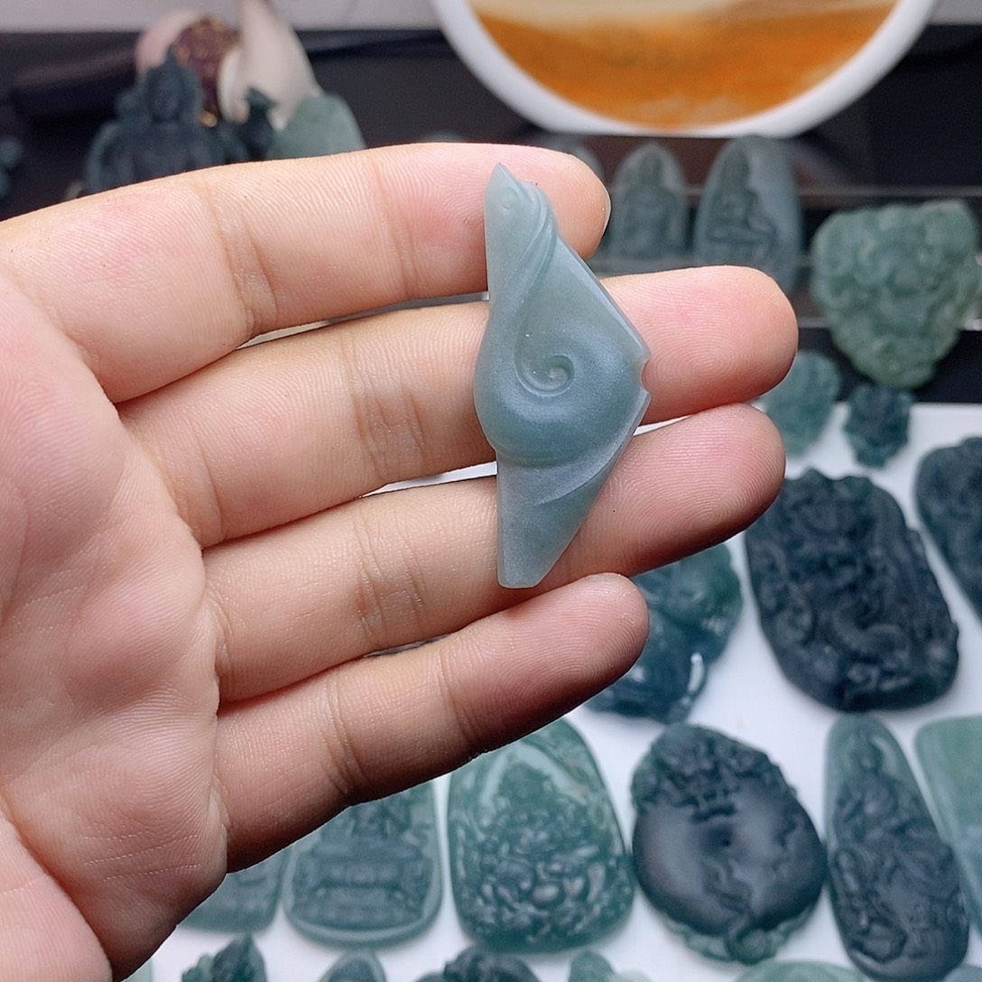 定制翡翠未镶嵌随行