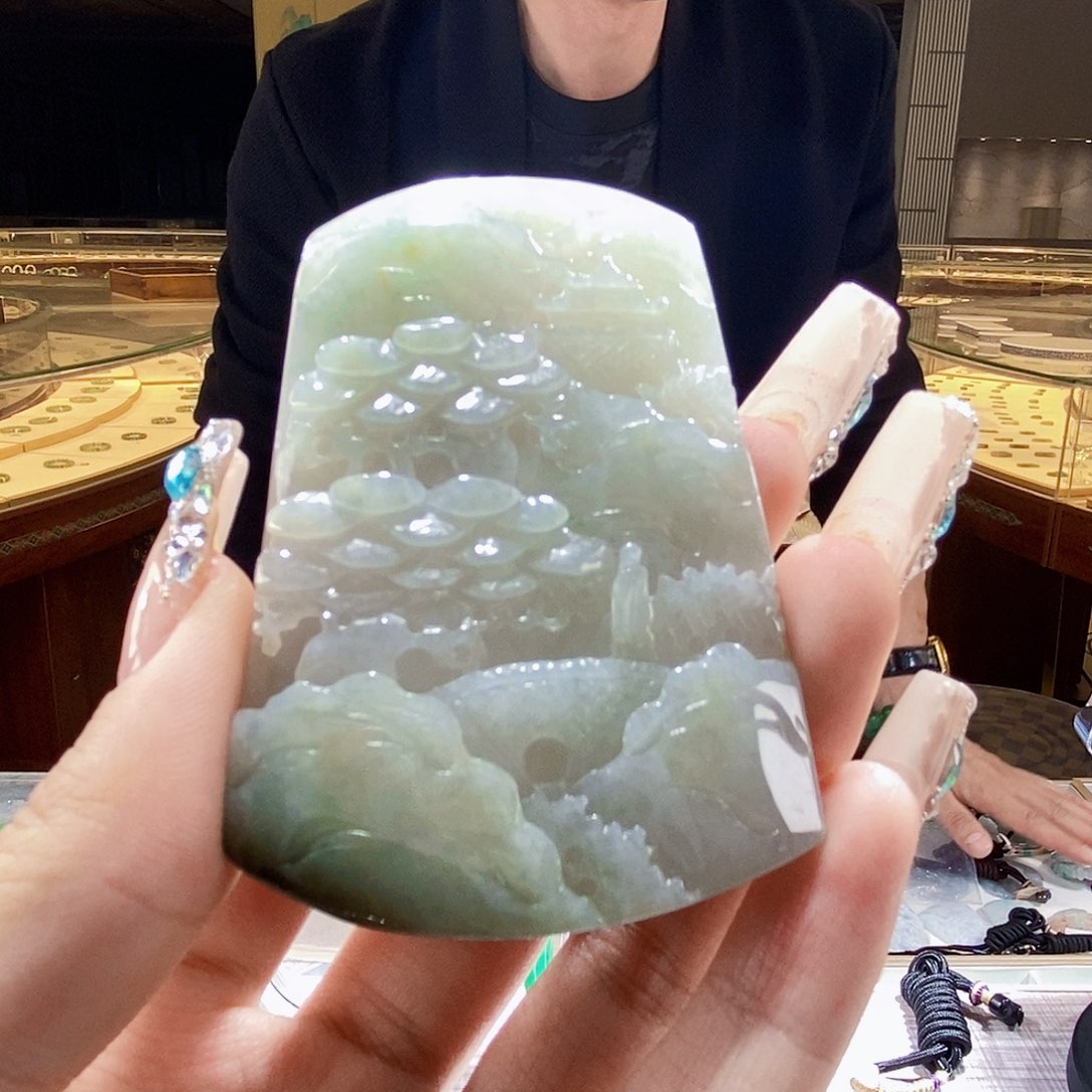 翡翠颈饰未镶嵌翡翠