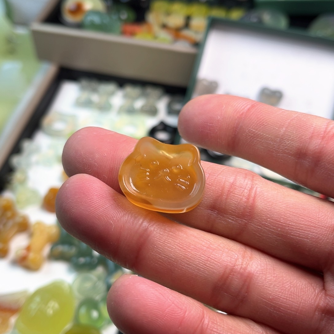 蛇纹石玉原石未镶嵌