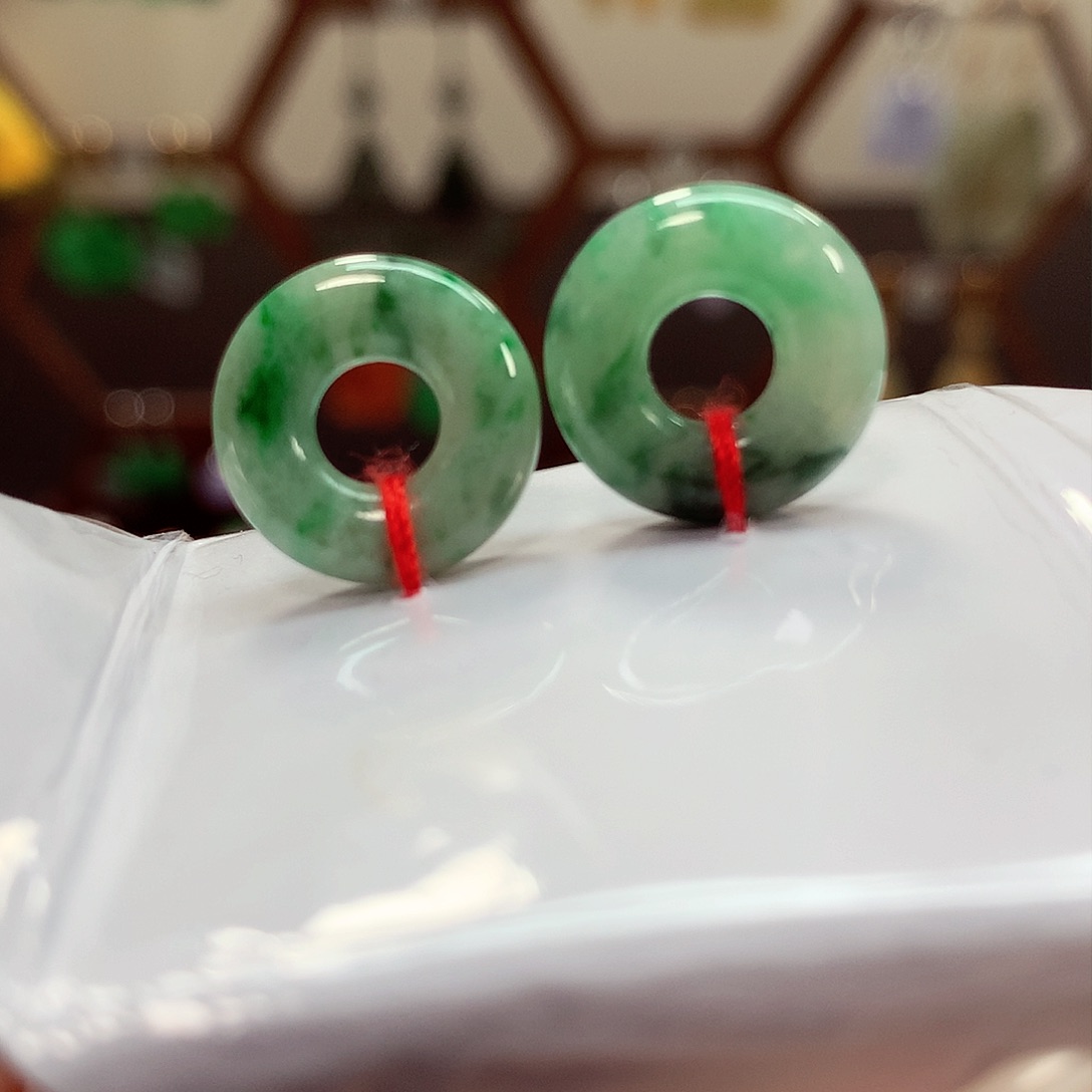 翡翠耳饰未镶嵌天然翡翠