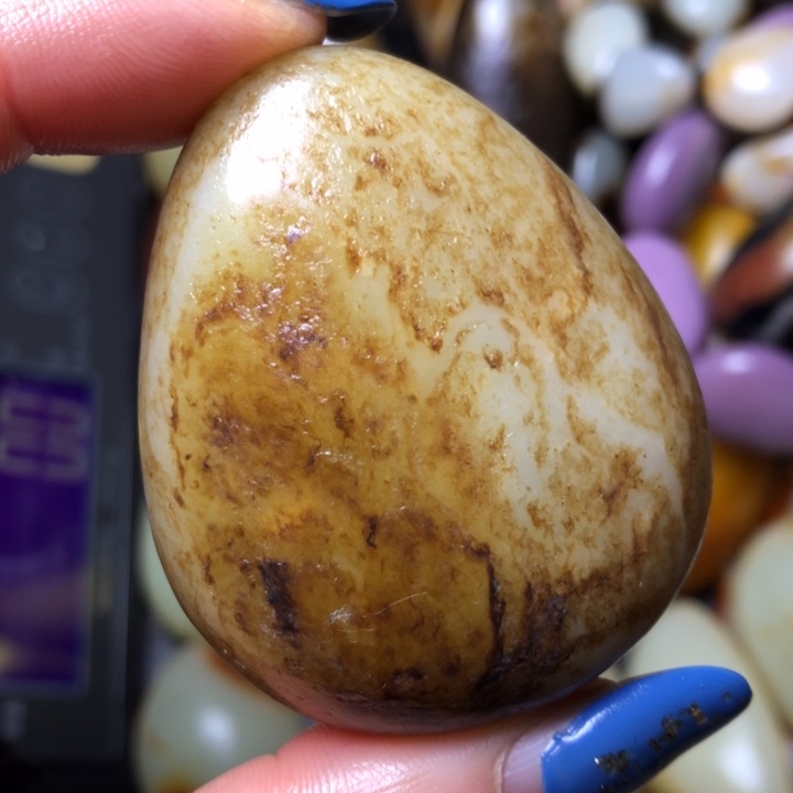 和田玉（翠青玉）未镶嵌珠宝奇石