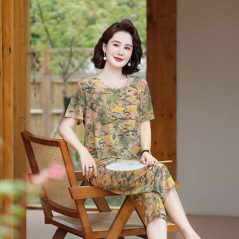 夏装碎花时尚常规中老年圆领中老年休闲女装薄款完美居家妈妈装