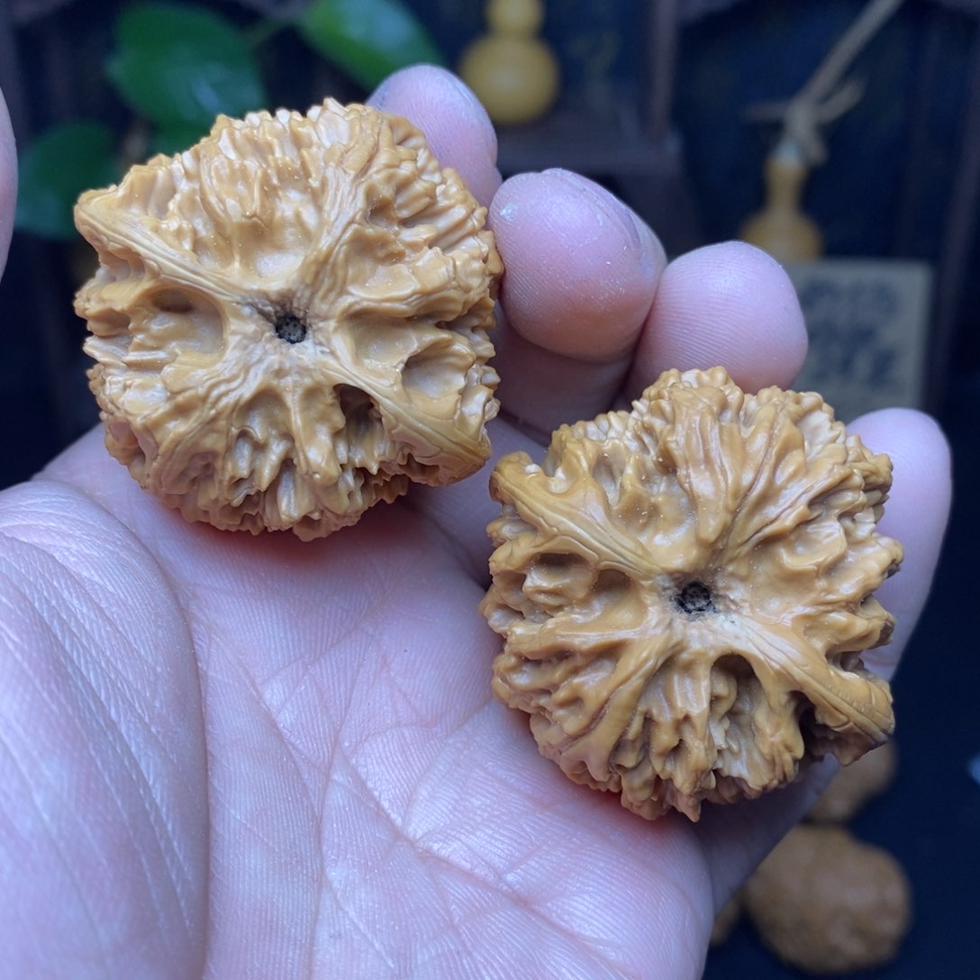 文玩核桃吊坠44苹果