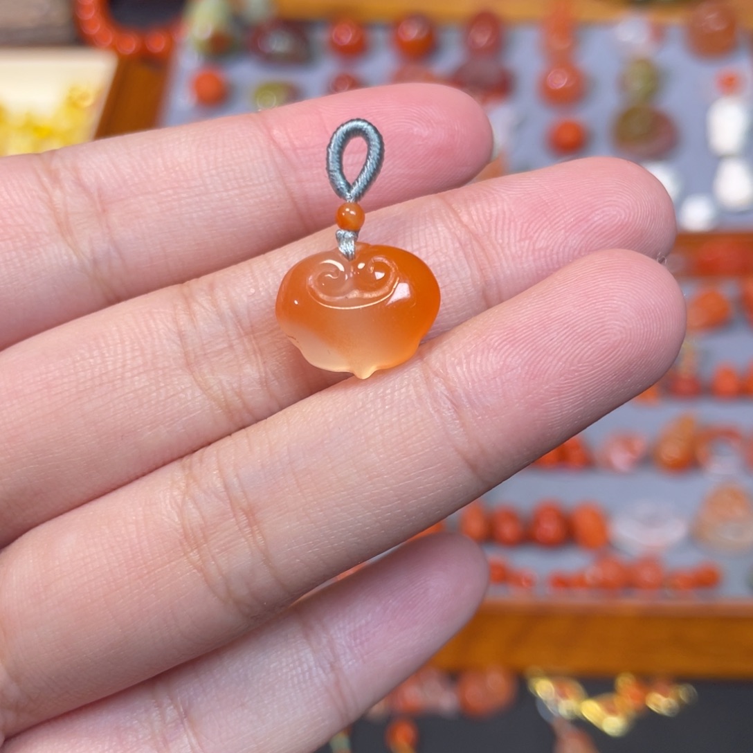 南红玛瑙未镶嵌如意锁