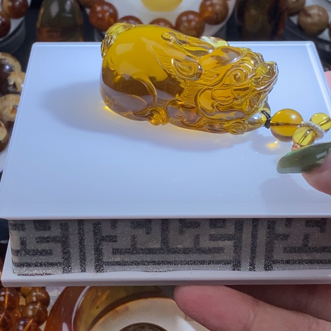 琥珀未镶嵌珠宝奇石