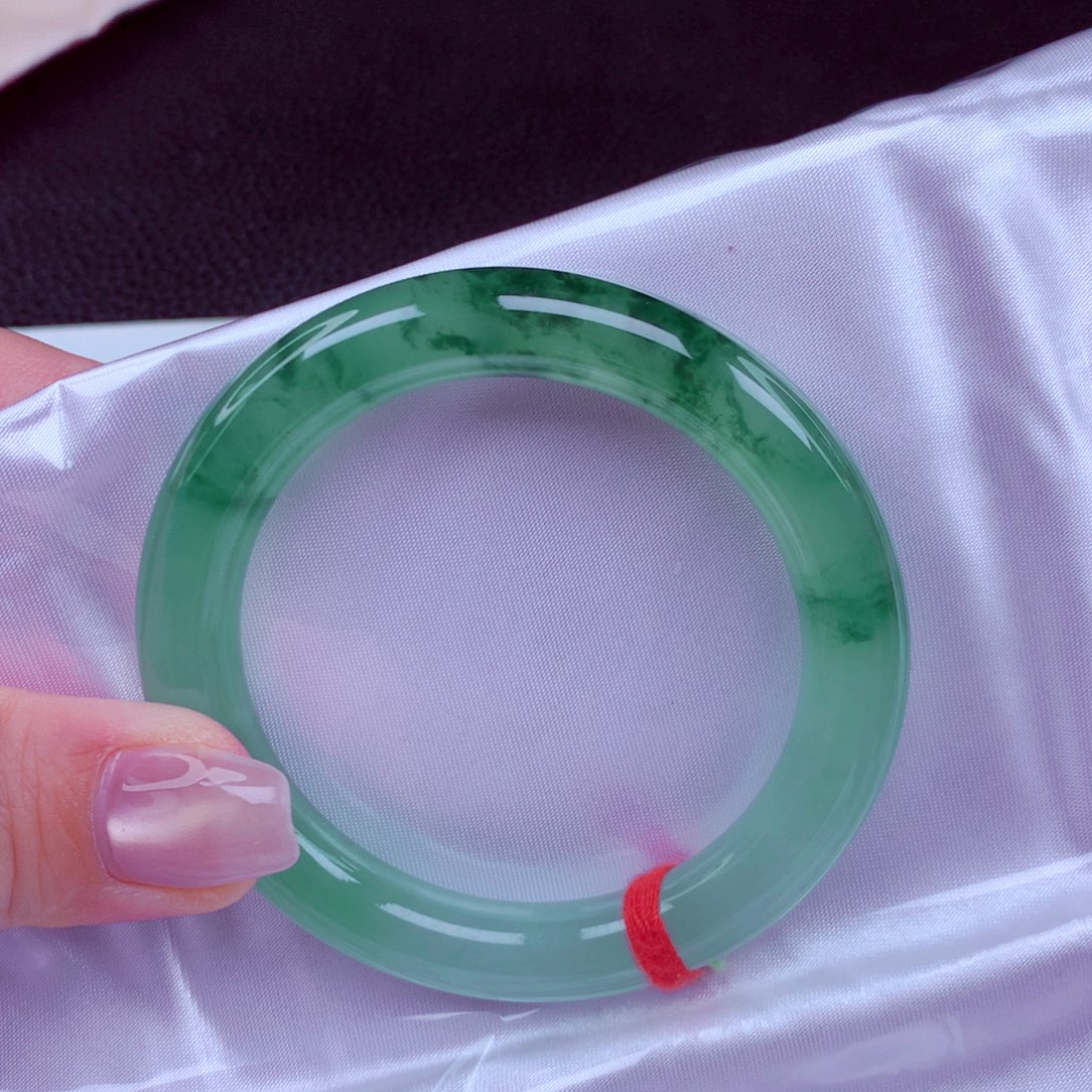 爱***己翡翠未镶嵌手镯手镯