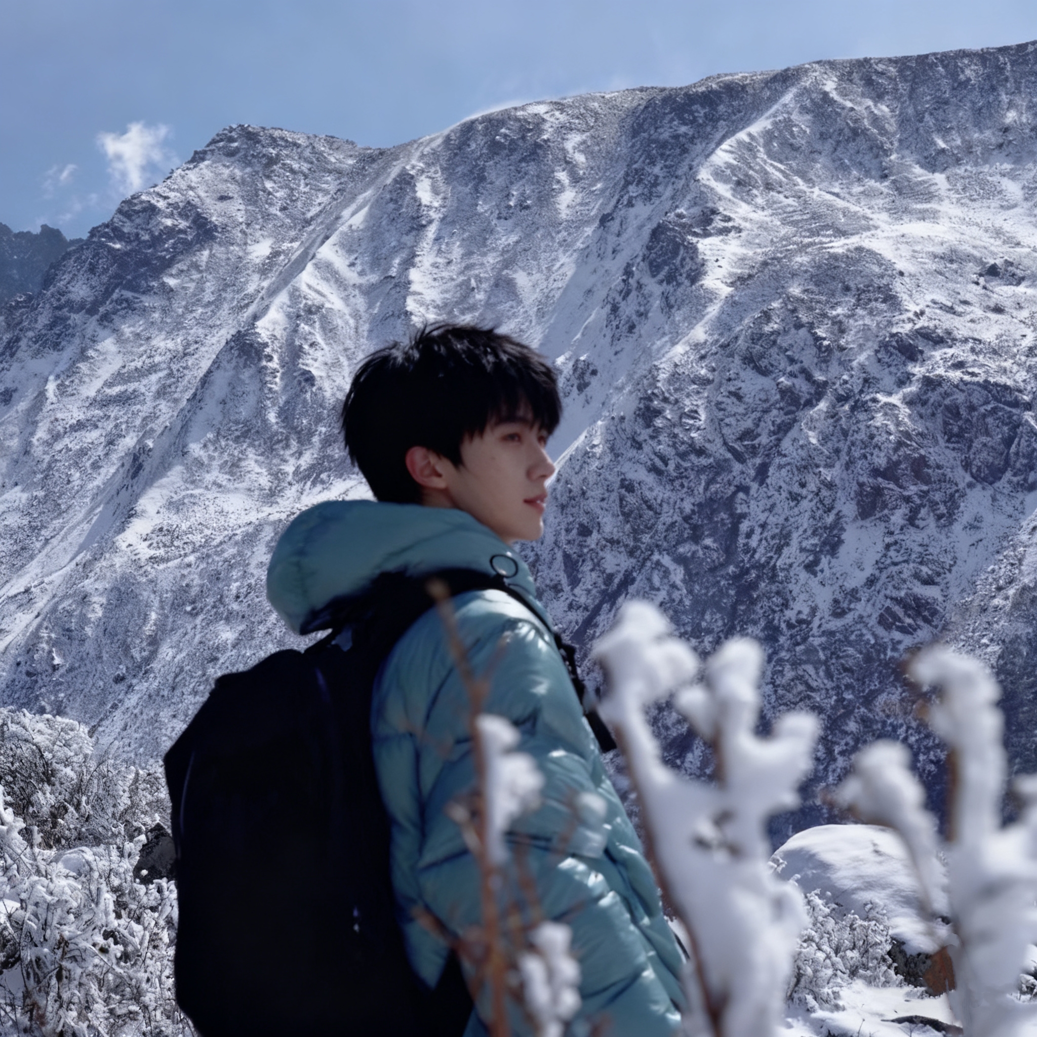五0025新款冬季保暖轻薄防泼水滑雪衣鹅绒