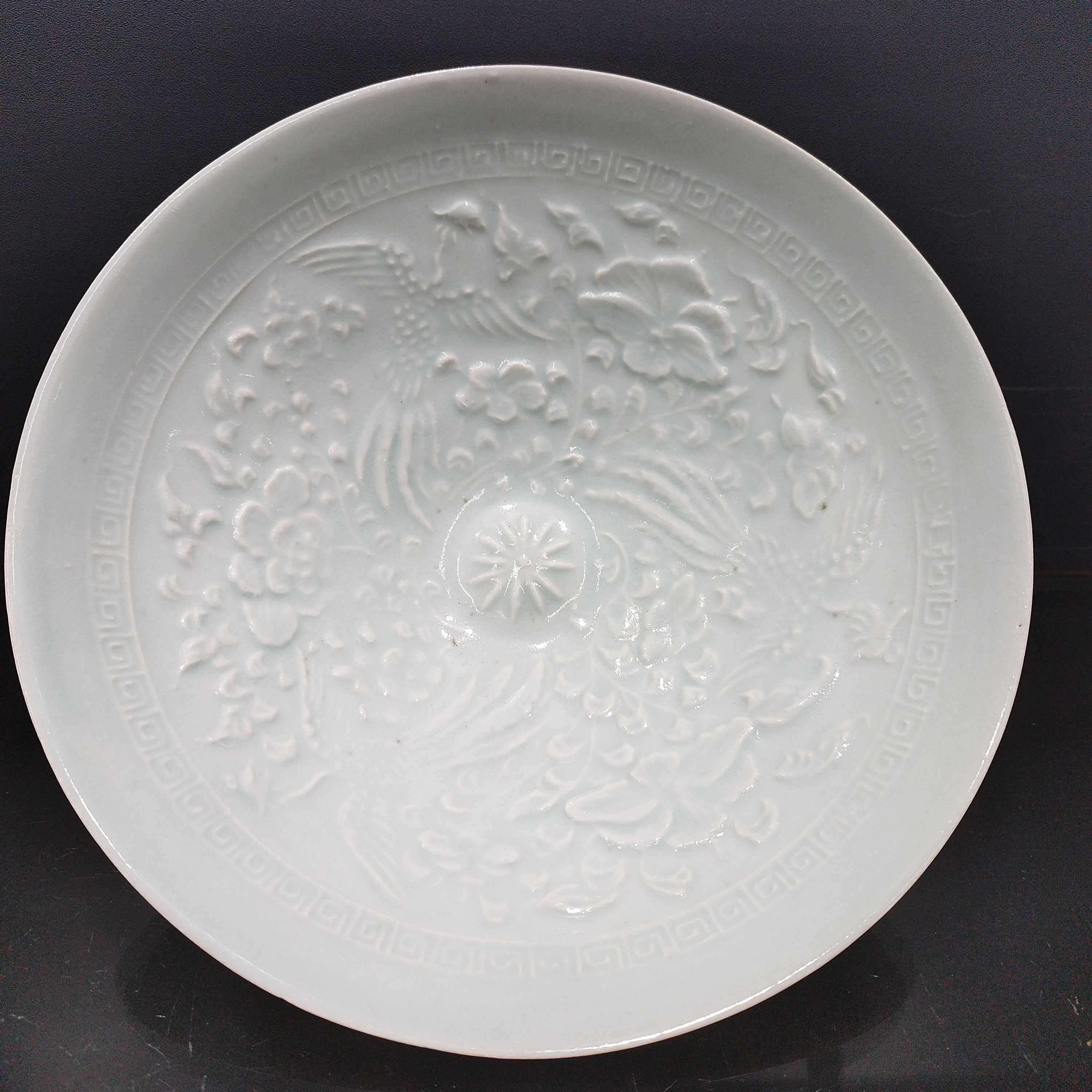 湖田窑三凤碗，青白釉，细白胎，底垫烧痕迹明显，薄胎薄釉。