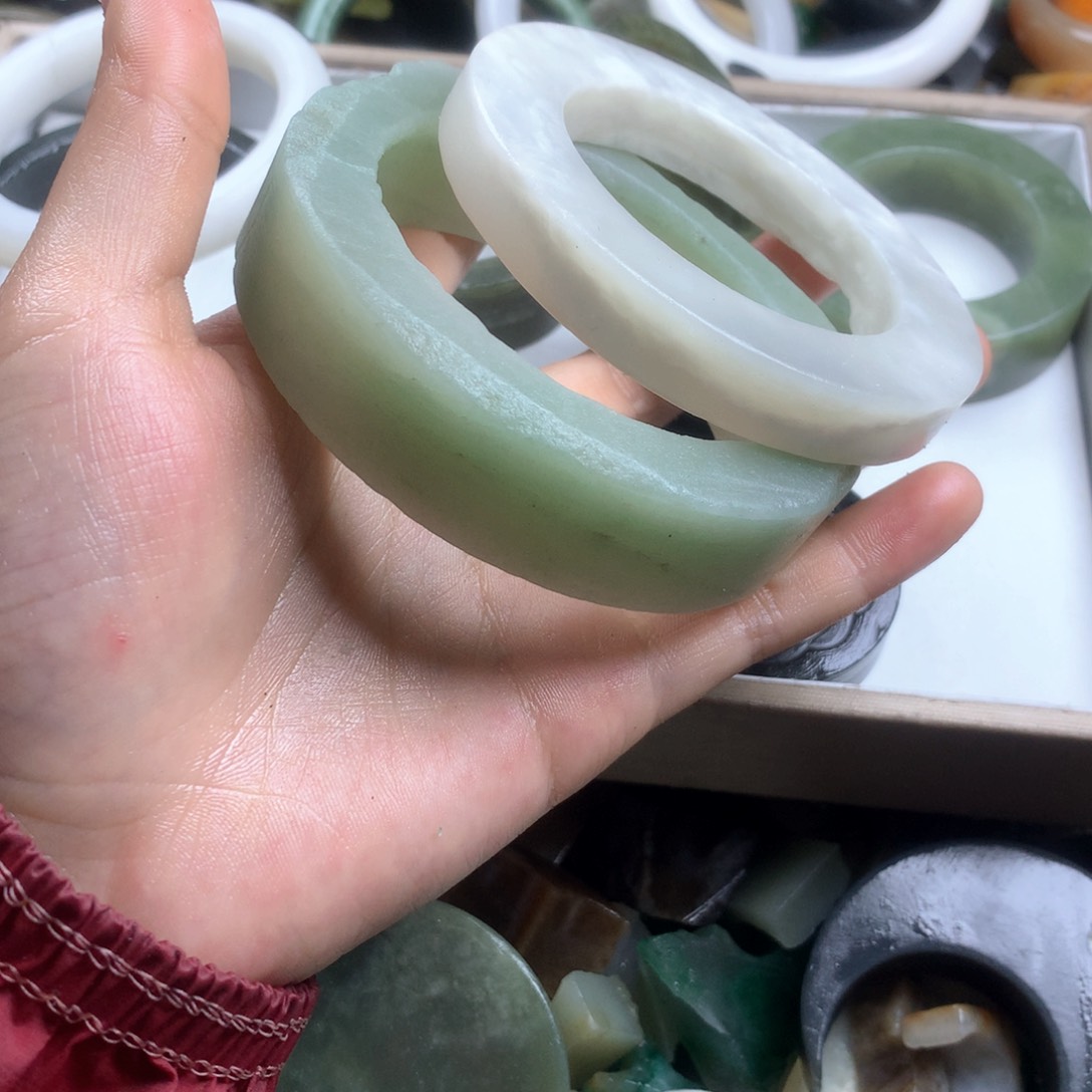 和田玉（糖玉）未镶嵌边角料